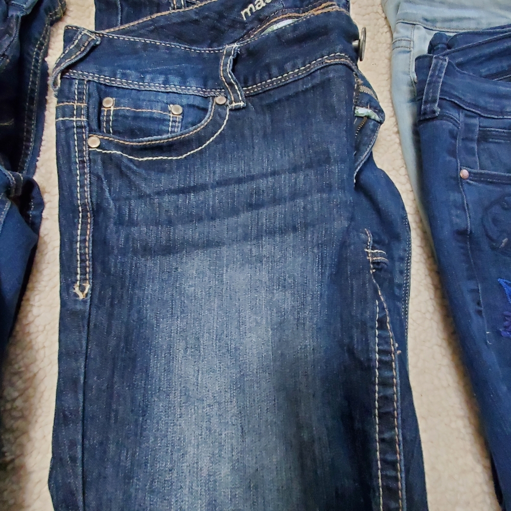 Jeans - Picture 2 of 3